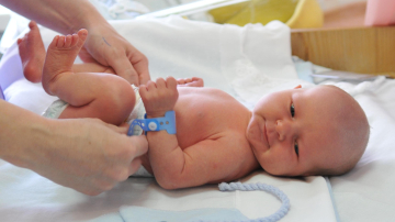 Natalitatea a scăzut semnificativ în ultimii ani în Moldova. Care este numărul nou-născuților în 2016