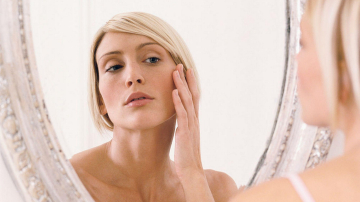 Crema împotriva primelor riduri: e timpul sau nu