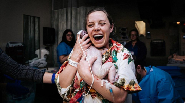 Лучшие работы победителей конкурса фотографов, снимающих роды