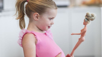 Психологи призывают родителей отказаться от кукол Barbie