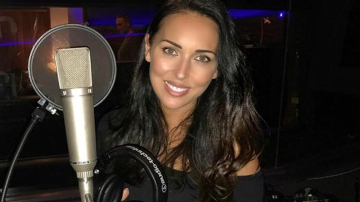 Алсу вернулась к работе спустя полгода после родов