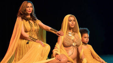 Беременная Бейонсе поразила своим нарядом на церемонии «Грэмми»