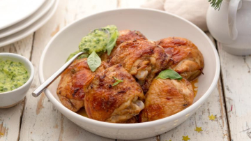 Pulpe de pui cu dressing verde