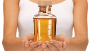 Ce uleiuri pot fi folosite pentru îngrijirea pielii: 4 variante ideale