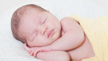 6 idei pentru prima ședință foto a bebelușului