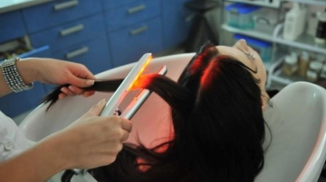 5 салонных процедур, которые могут навредить волосам