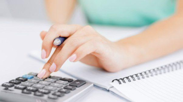 Пособия по уходу за ребенком пересмотрят - насколько возрастут выплаты