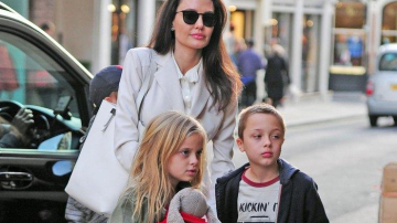 Девятилетние близнецы Анджелины Джоли выглядят изможденными