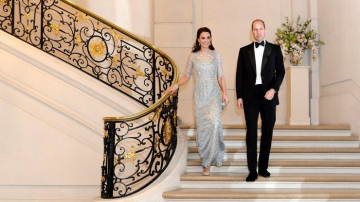 Назло слухам: Кейт Миддлтон сменила три наряда за один вечер в Париже