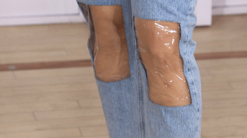 Topshop создал «мамины джинсы» с пластиковыми окнами на коленях