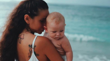 Айза Анохина впервые показала лицо младшего сына