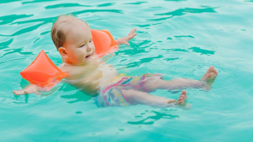Надувные круги и нарукавники могут быть опасны для здоровья детей