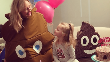 Девочка уговорила родителей устроить ей какашечный день рождения
