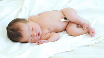 На что способен новорожденный: девять вещей, которые ребенок делает в первые часы жизни