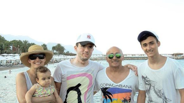 Marcel Pavel, prima vacanta cu intreaga familie
