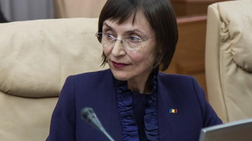 Корина Фусу выступила против бесплатных учебников в молдавских школах