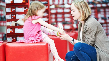 Încălțăminte pentru copii produsă acasă