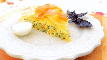 Plăcintă italiană cu spanac, zucchini și ricotta