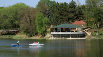 În izvoarele din Valea Trandafirilor- un adevărat pericol pentru cei din jur