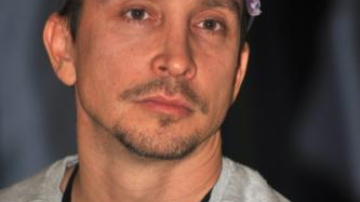 Mama cîntărețului Danko încearcă să-și convingă fiul să renunțe la fiica bolnavă