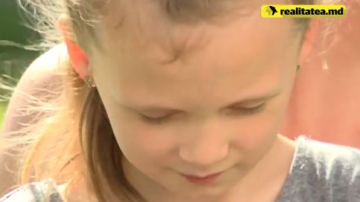 Și-a pierdut vederea încă din primii ani de viață, iar pentru a o recăpăta are nevoie de 15 mii de euro. Ajut-o pe Lenuța!