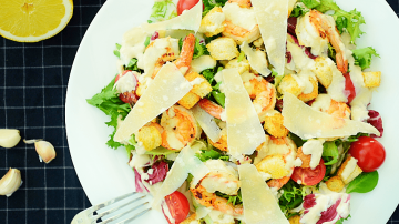 Salată Caesar cu creveţi grill de la Liuba Florica