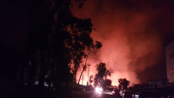 Incendiu puternic la groapa cu crengi din Buiucani. În oraș încă se simte un miros persistent și fum