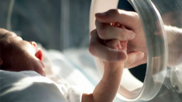 Sfaturi importante pentru îngrijirea bebelușilor prematuri