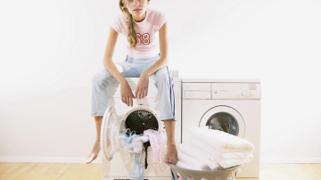 15 greșeli uriașe în timpul spălării hainelor care duc la deteriorarea lor