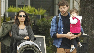 Фото дня: Мила Кунис и Эштон Катчер с детьми