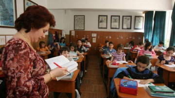 Cadrele didactice vor avea salarii mai mari din 1 septembrie 2017