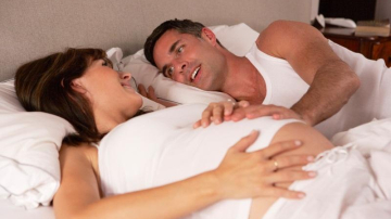 Сексом во время беременности заниматься можно, но не всегда, предупреждают медики