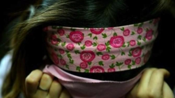 (VIDEO) Exploatau sexual o minoră și plasau anunțurile pe 999.md. Ce riscă bănuiții