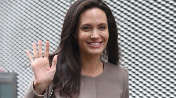 42-летняя Анджелина Джоли обратится к суррогатной матери за седьмым ребенком