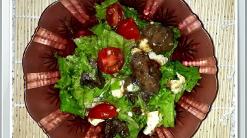 Salată caldă cu ficat de la Victoria Levința