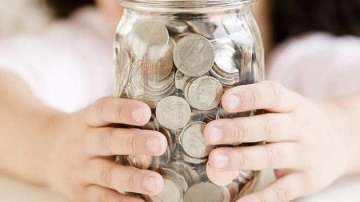 Cele 3 mari greșeli despre bani pe care le fac părinții