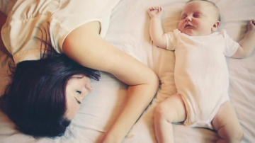 Co-sleepingul între mit şi realitate. Adevăr şi ştiinţă despre co-sleeping