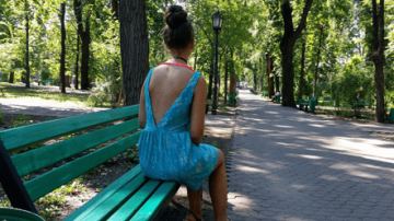 Lăsate să sufere singure. Povestea unei fete violate, care se chinuie să uite o noapte de coșmar