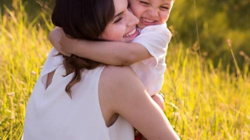 O bloggeriță de la noi le provoacă pe femei să nu-și cumpere haine timp de 10 luni