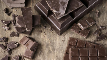 Ciocolata poate fi consumată dacă are pete albe?!