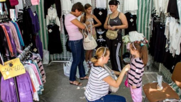 Șuieră vântul! Iarmaroc şcolar fără cumpărători