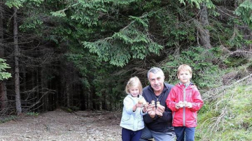 Доктор Комаровский показал, как проводит отпуск с внуками