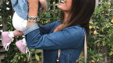 Un bebeluș s-a născut râzând. Vedeți cel mai vesel selfie din maternitate