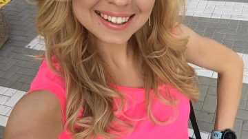 Cum se menține în formă fotografa Eva Elena după antrenamente