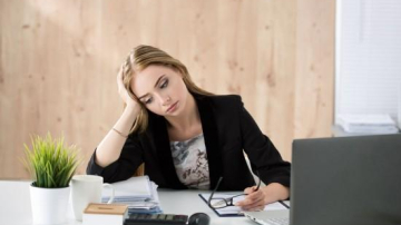 Депрессия после отпуска. Как быстро избавиться от усталости и грусти