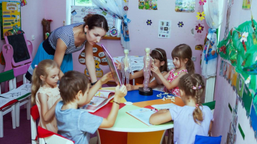 Te-ai săturat de haosul din grădinițe? Semnează AICI o petiție care va mobiliza autoritățile!