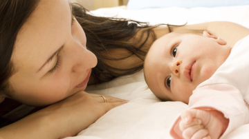 Li se întâmplă tuturor mămicilor, dar le este rușine să vorbească despre asta