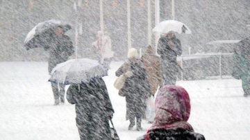 În septembrie ca în toiul iernii. Ninsorile fac ravagii în mai multe țări