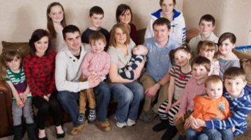 O femeie din Marea Britanie l-a adus pe lume pe cel de-al 20-lea copil