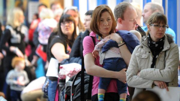 Cât este de anevoios și umilitor pentru mămici să perfecteze actele pentru indemnizații